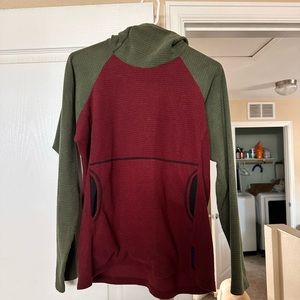 Melanzana size large, in excellent condition belongs to a dog friendly home.